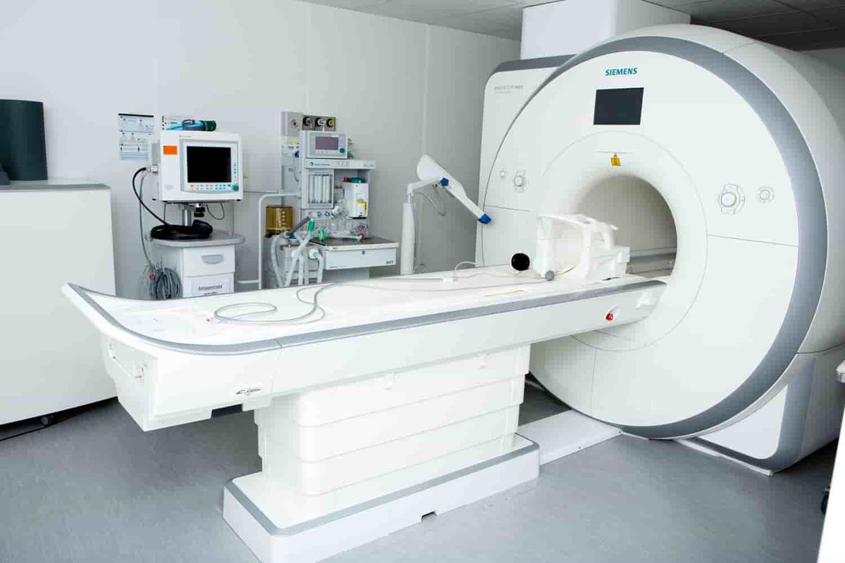 Do an MRI scan of the spine