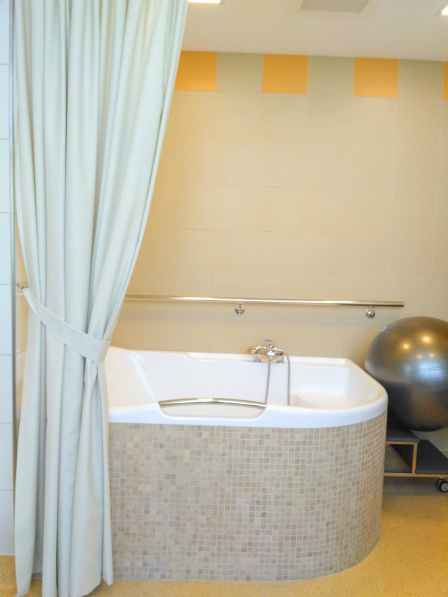 Water birth in EMC maternity hospital
